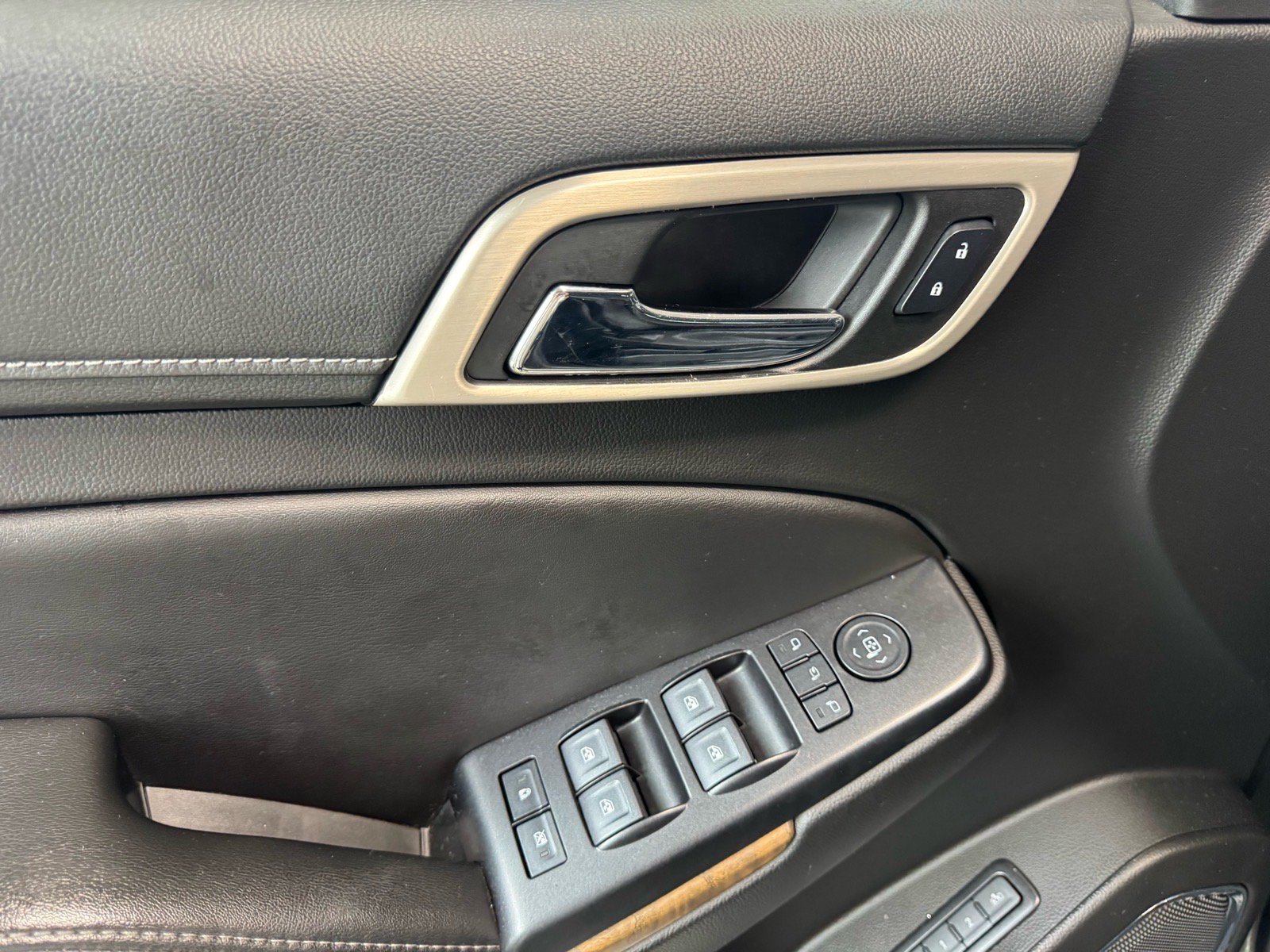 Used 2018 GMC Yukon XL Denali w/ Denali Ultimate Package AWD/4WD image 22