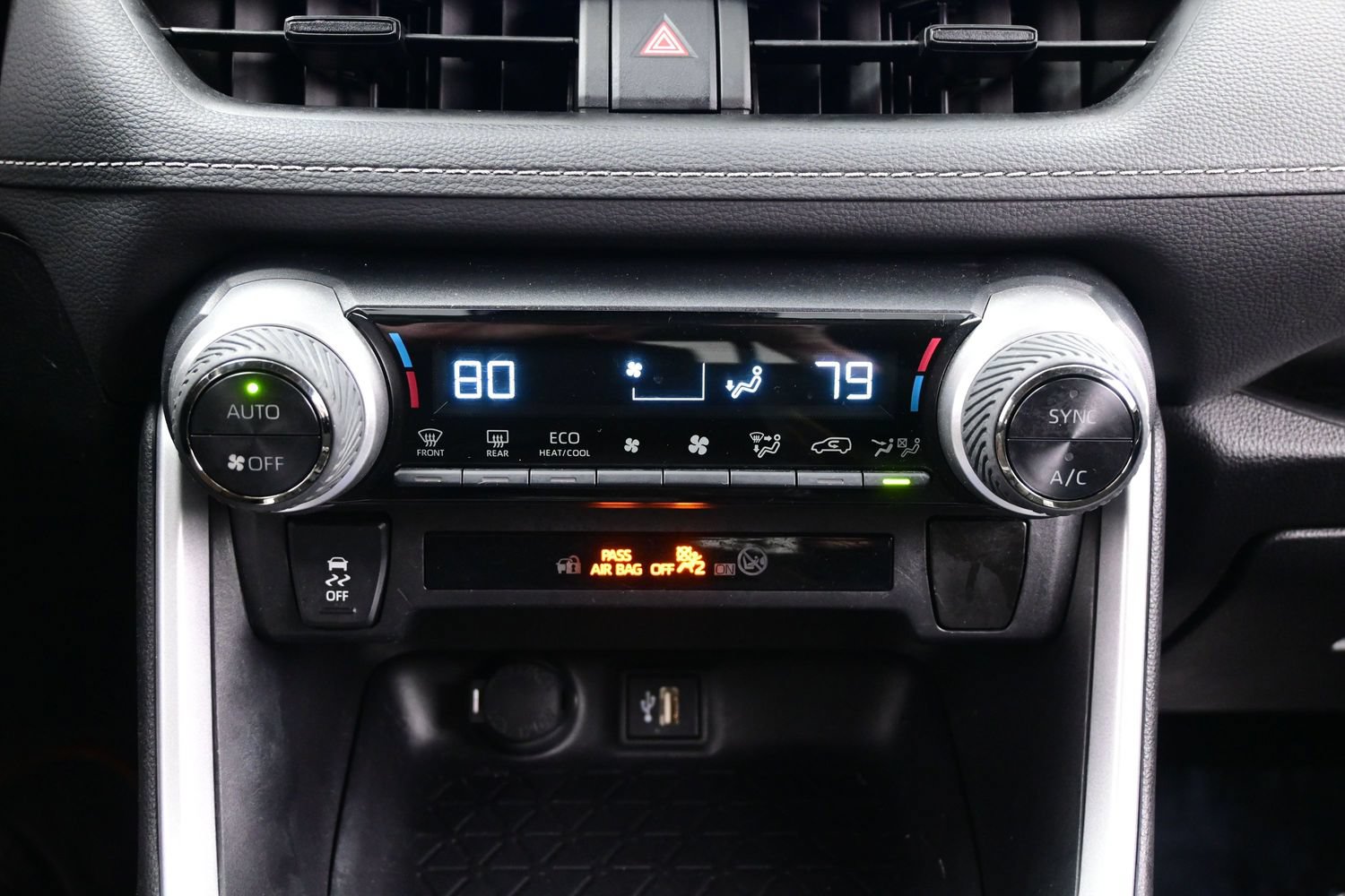 Used 2024 Toyota RAV4 LE AWD/4WD image 19