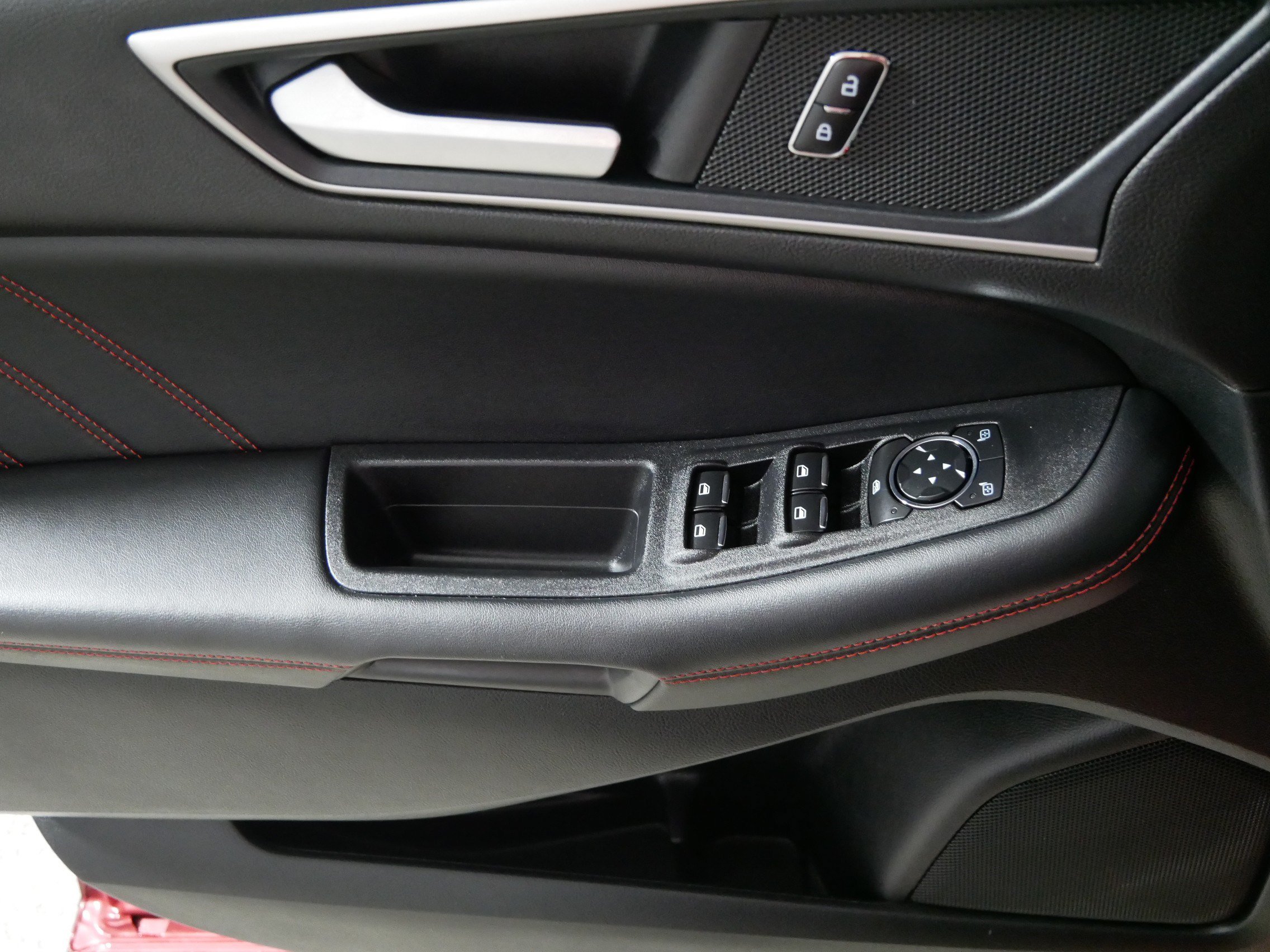 Used 2024 Ford Edge ST-Line AWD/4WD image 19