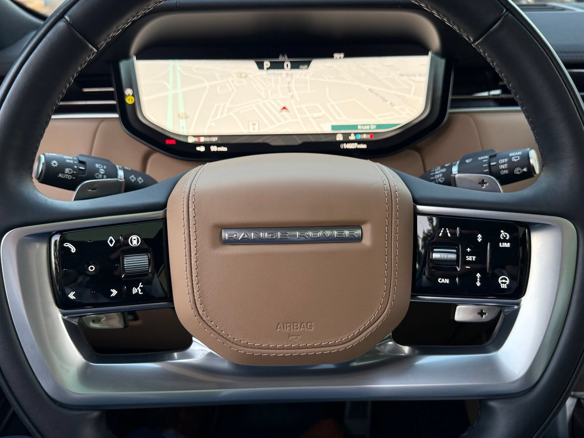 Used 2026 Land Rover Range Rover Long Wheelbase SE AWD/4WD image 13