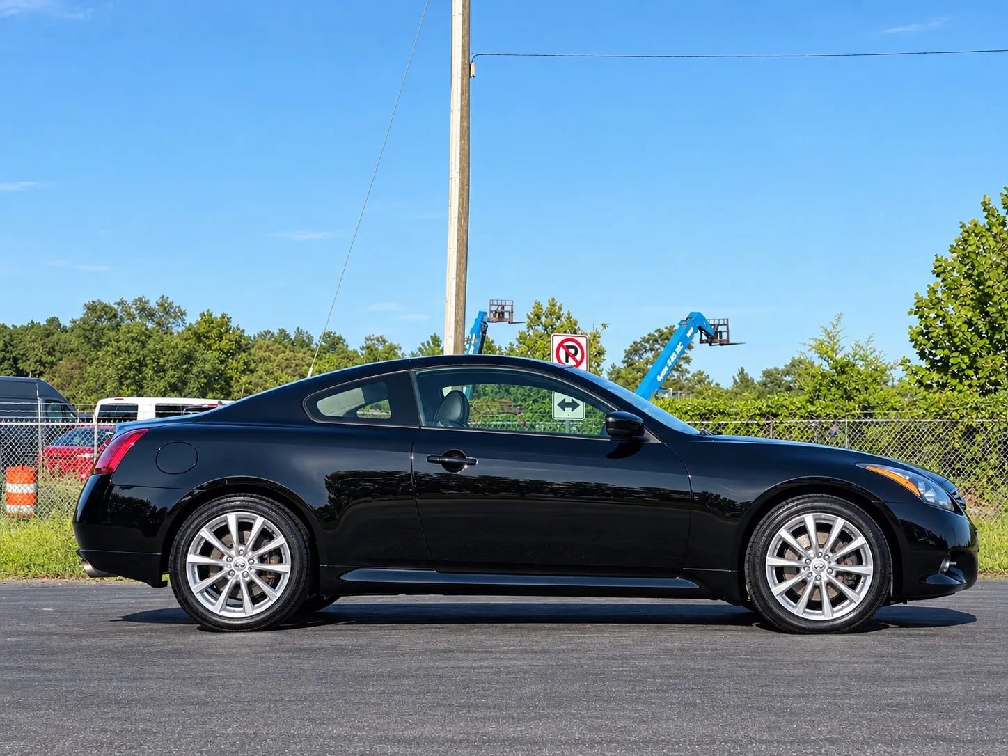 Used 2014 INFINITI Q60 AWD Coupe w/ Premium Package image 6