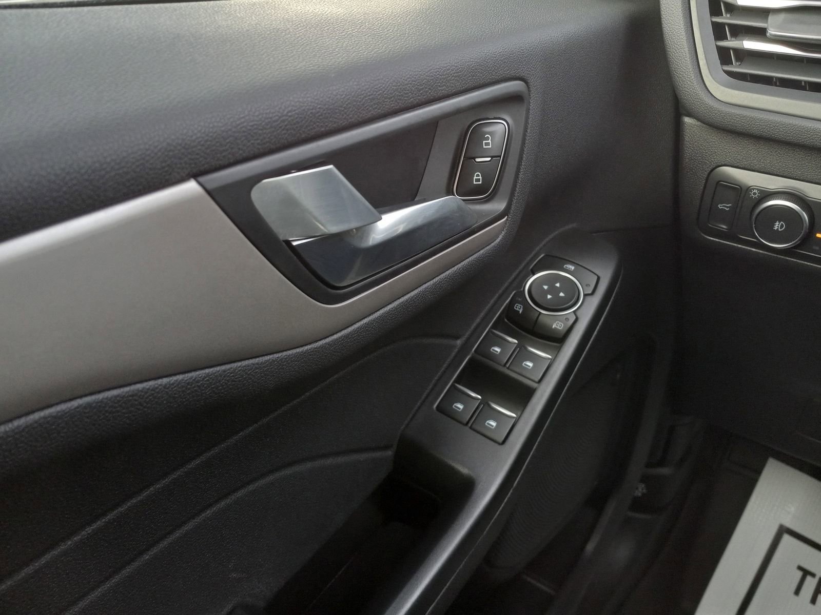Used 2022 Ford Escape SEL image 27