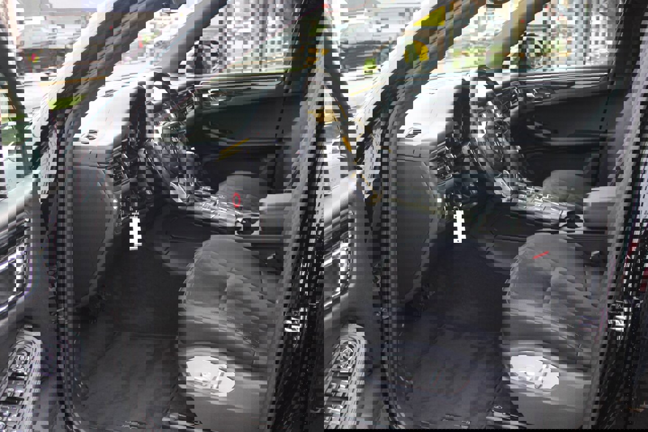 Used 2016 Porsche Macan S image 38