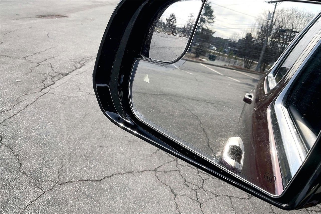 Used 2024 Jeep Grand Wagoneer Series III w/ HD Trailer Tow Package image 31