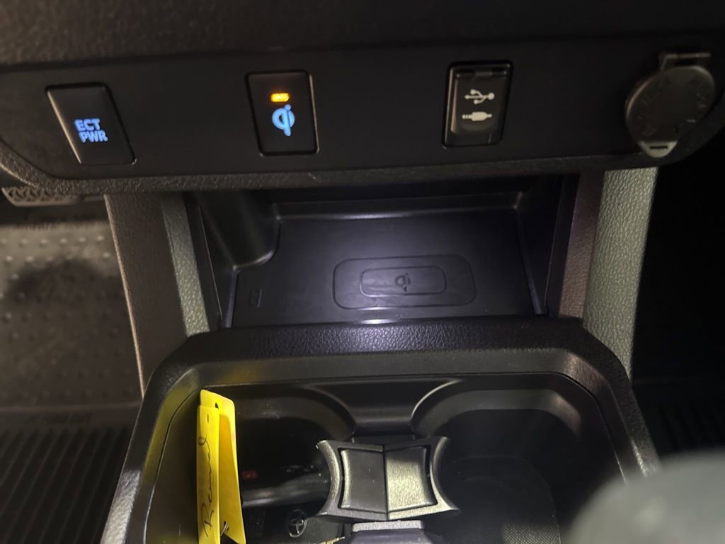 Used 2016 Toyota Tacoma TRD Off-Road w/ Towing Package RWD image 31