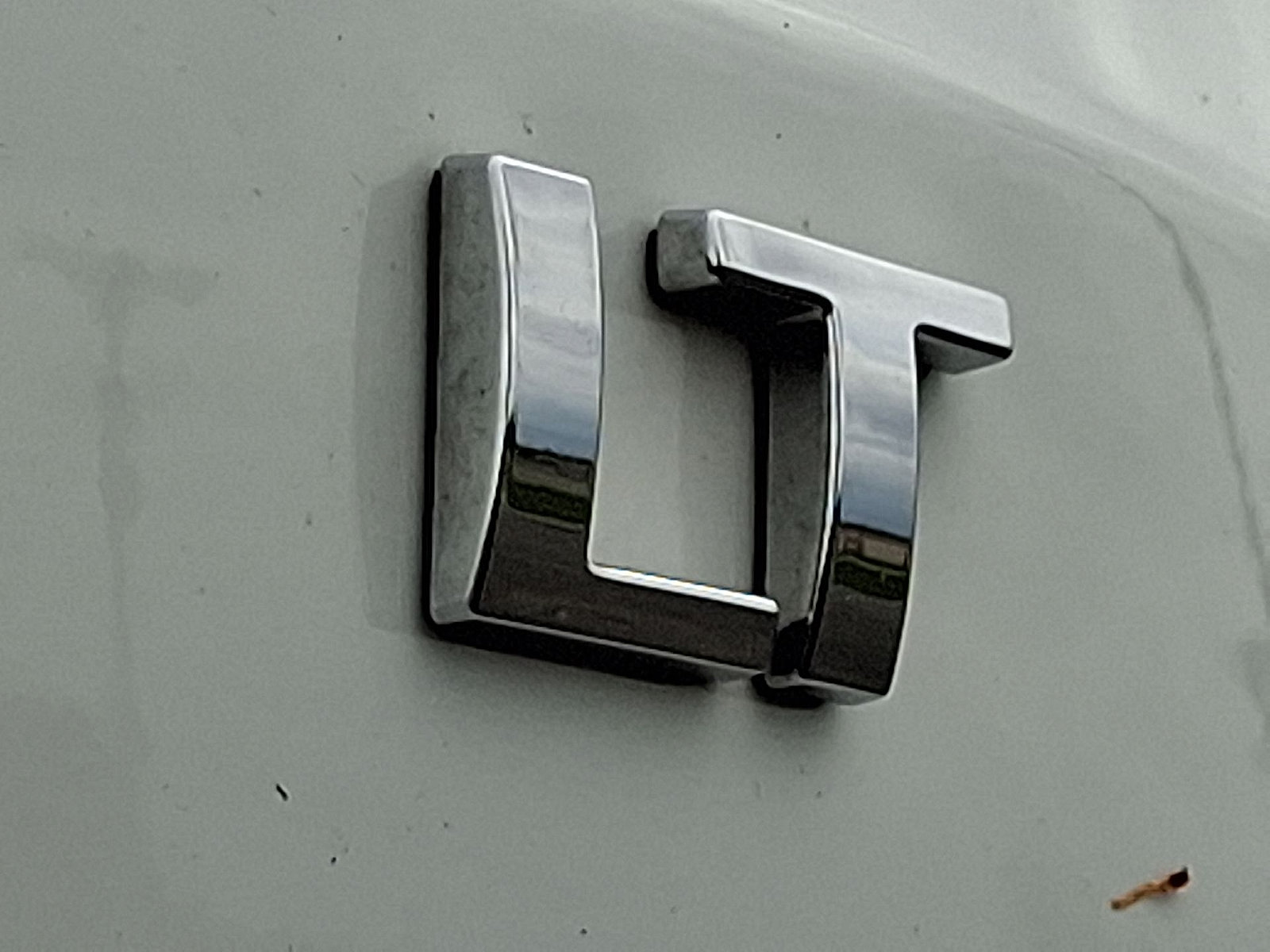 Used 2025 Chevrolet Trax LT FWD image 23