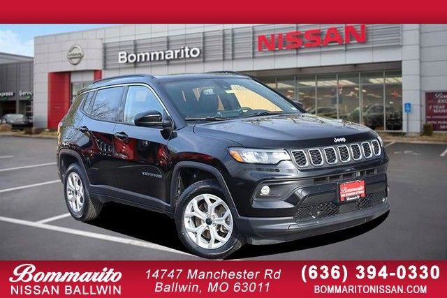 Used 2025 Jeep Compass Latitude w/ Sun & Sound Group