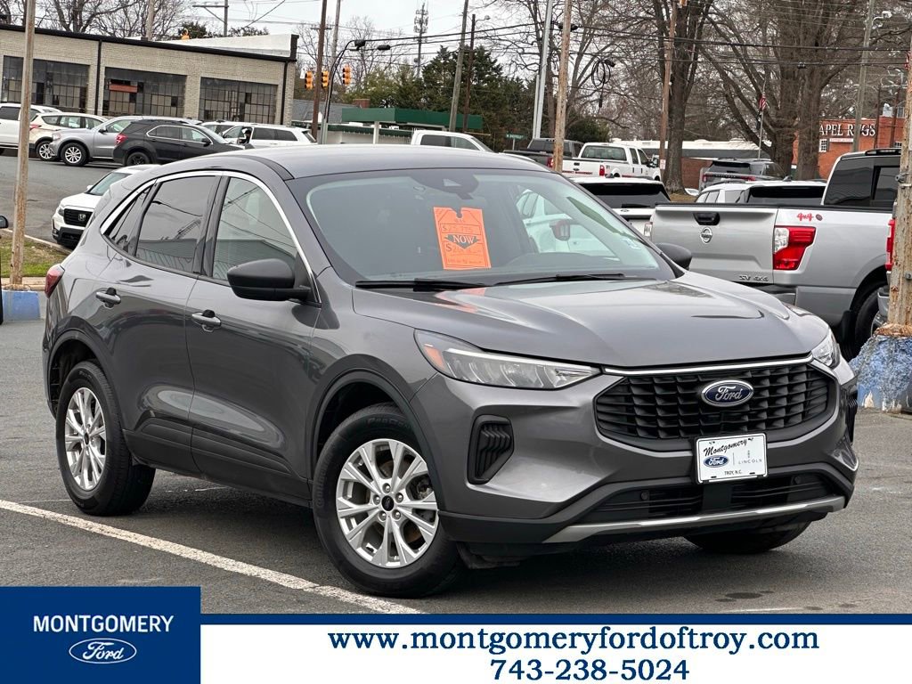 Used 2023 Ford Escape Active image 1