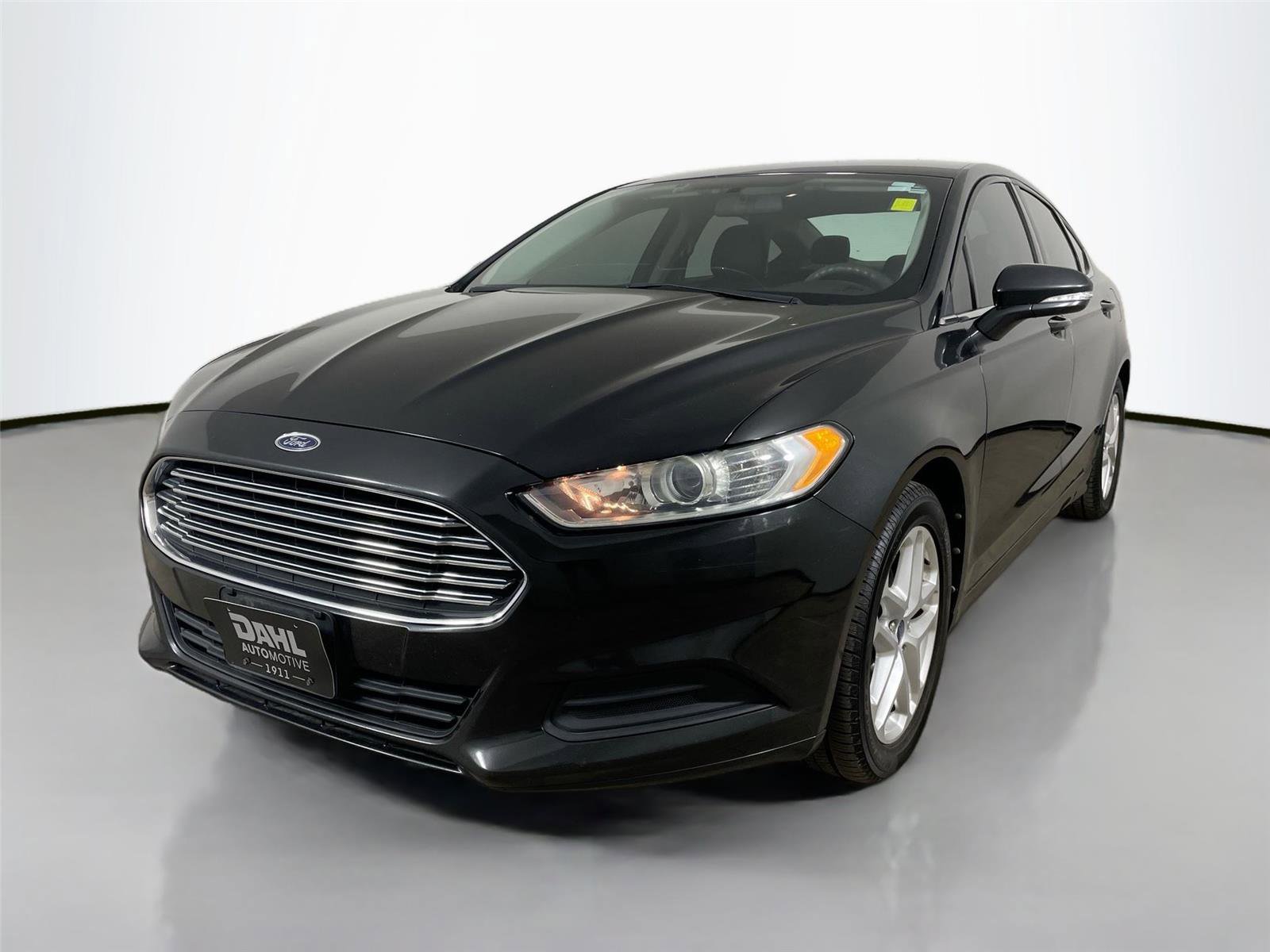 Used 2013 Ford Fusion SE FWD image 4