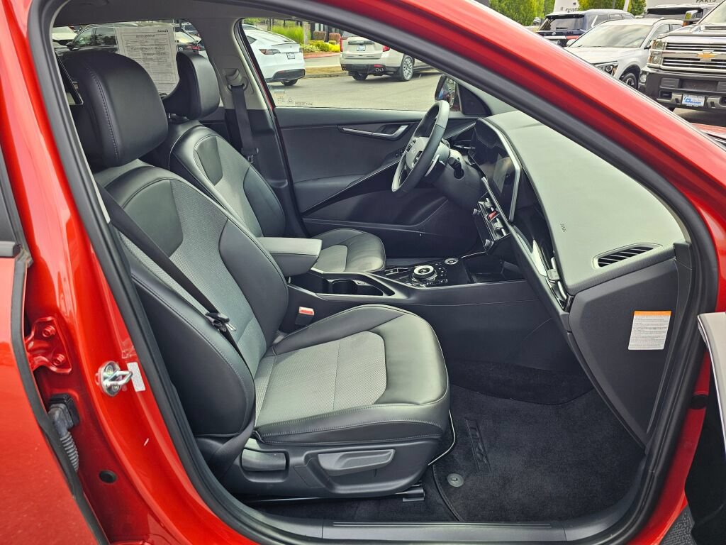 Certified 2023 Kia Niro Wind w/ Wind Preserve Package FWD image 28