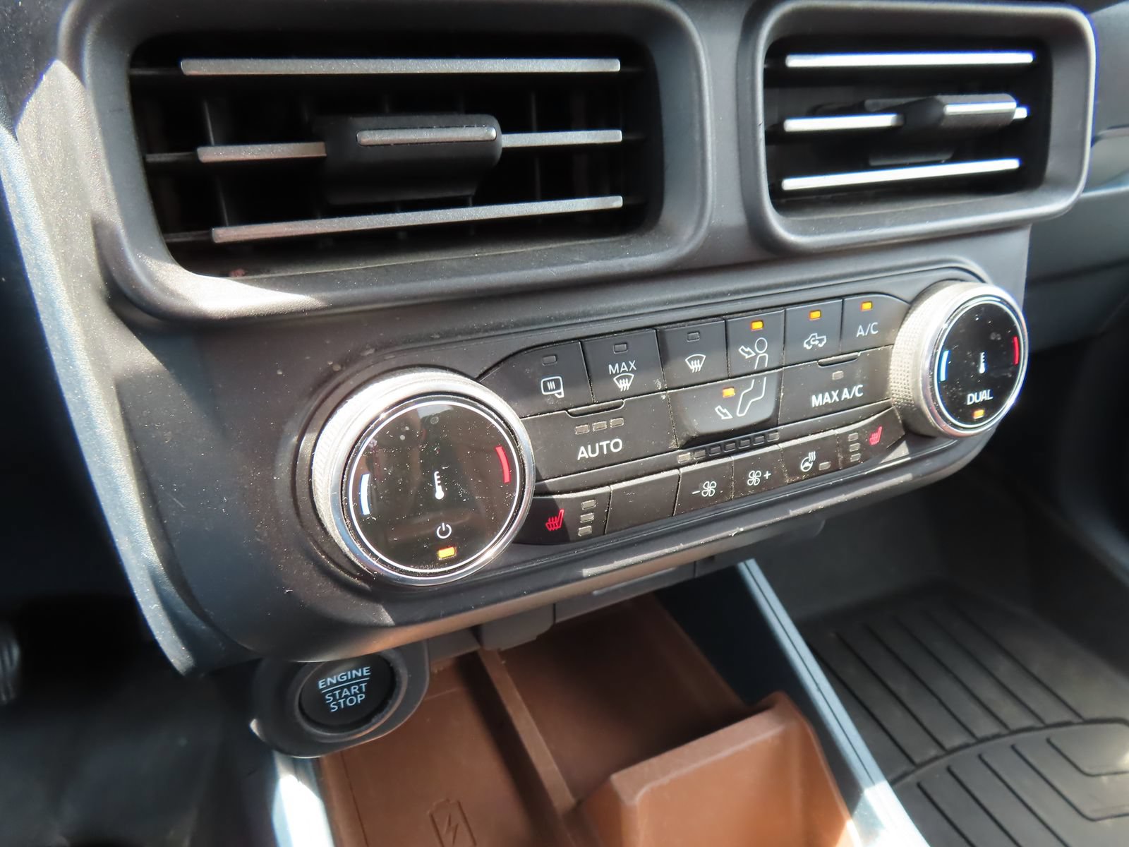 Used 2023 Ford Maverick Lariat w/ Lariat Luxury Package AWD/4WD image 29