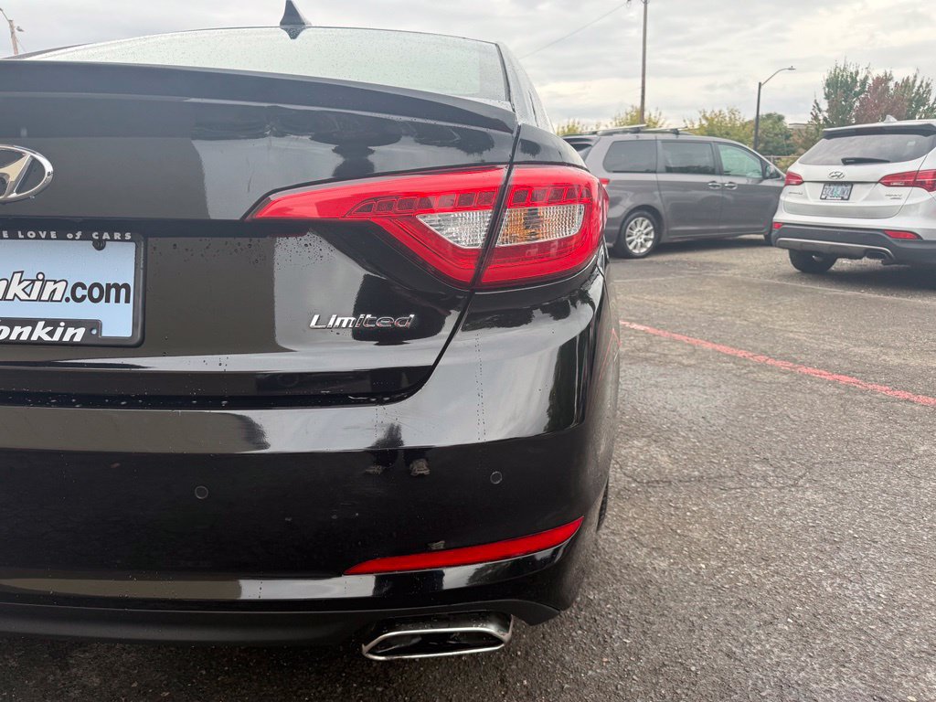 Used 2015 Hyundai Sonata Limited w/ Option Group 06 FWD image 5