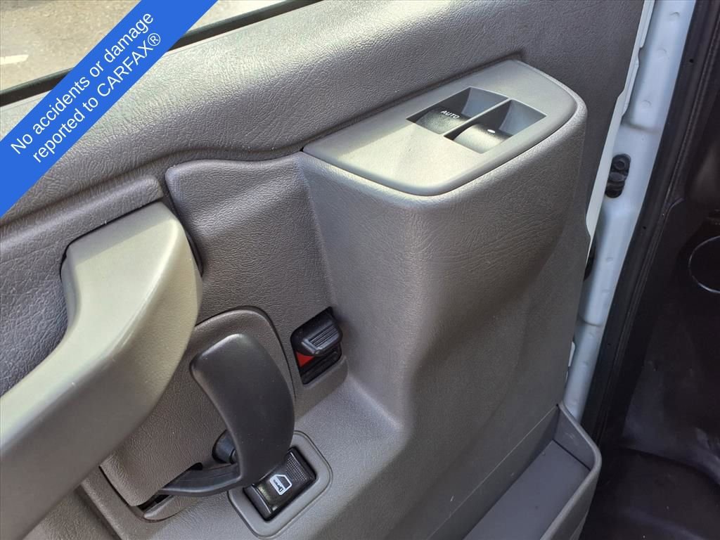 Used 2018 Chevrolet Express 3500 w/ Driver Convenience Package image 15