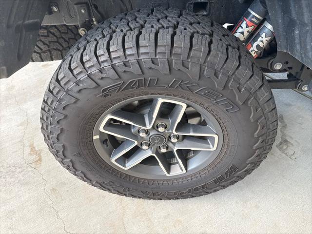 Used 2026 Jeep Gladiator Mojave AWD/4WD image 14