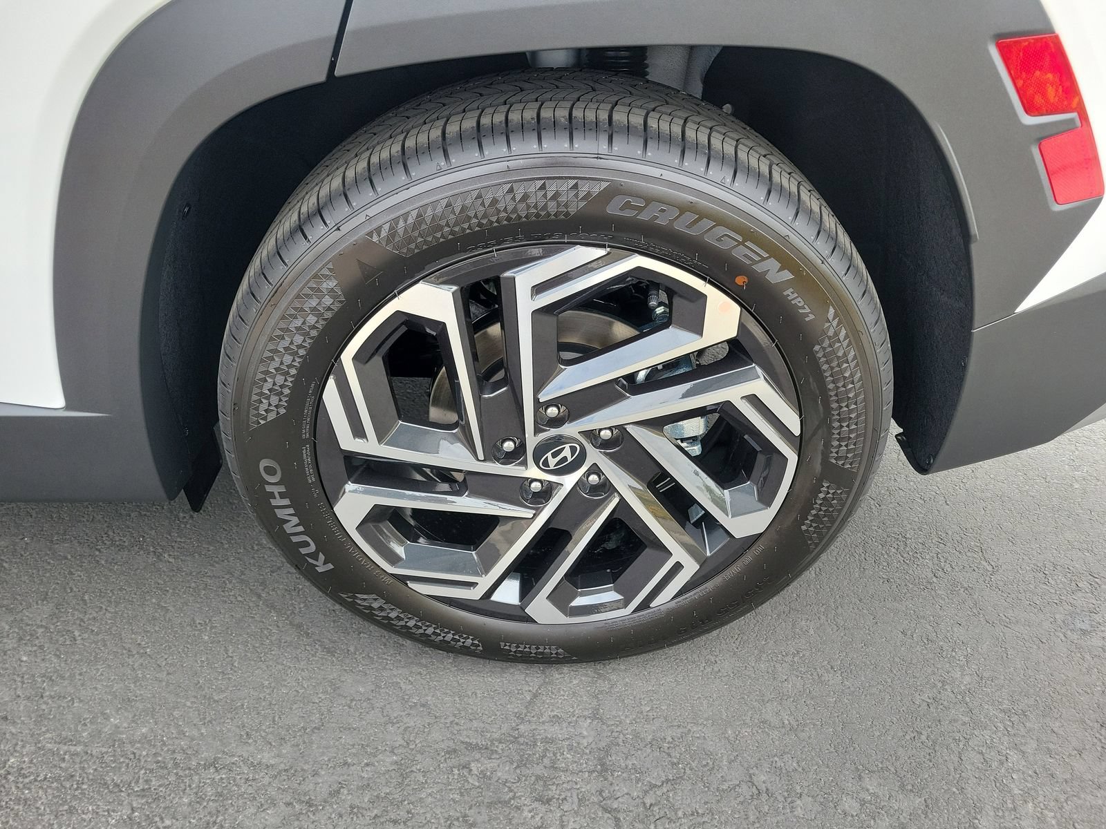 New 2026 Hyundai Tucson Limited FWD image 22