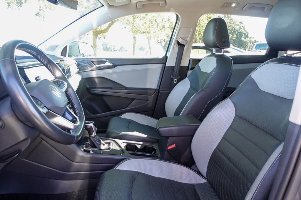 Used 2022 Volkswagen Taos SEL w/ Panoramic Sunroof Package image 13