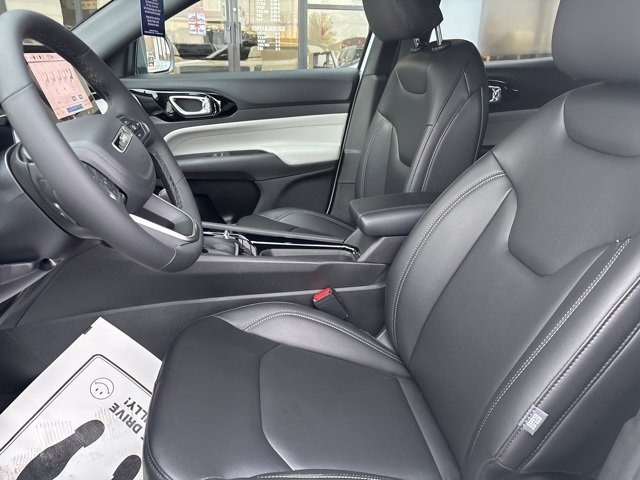New 2026 Jeep Compass Limited w/ Sun, Sound & Navigation Group image 5
