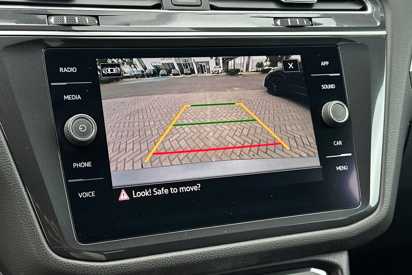 Used 2022 Volkswagen Tiguan SE FWD image 20