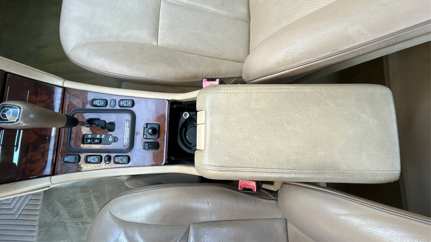 Used 2000 Mercedes-Benz E 320 Sedan image 22