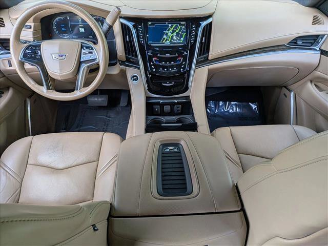 Used 2020 Cadillac Escalade Platinum image 19
