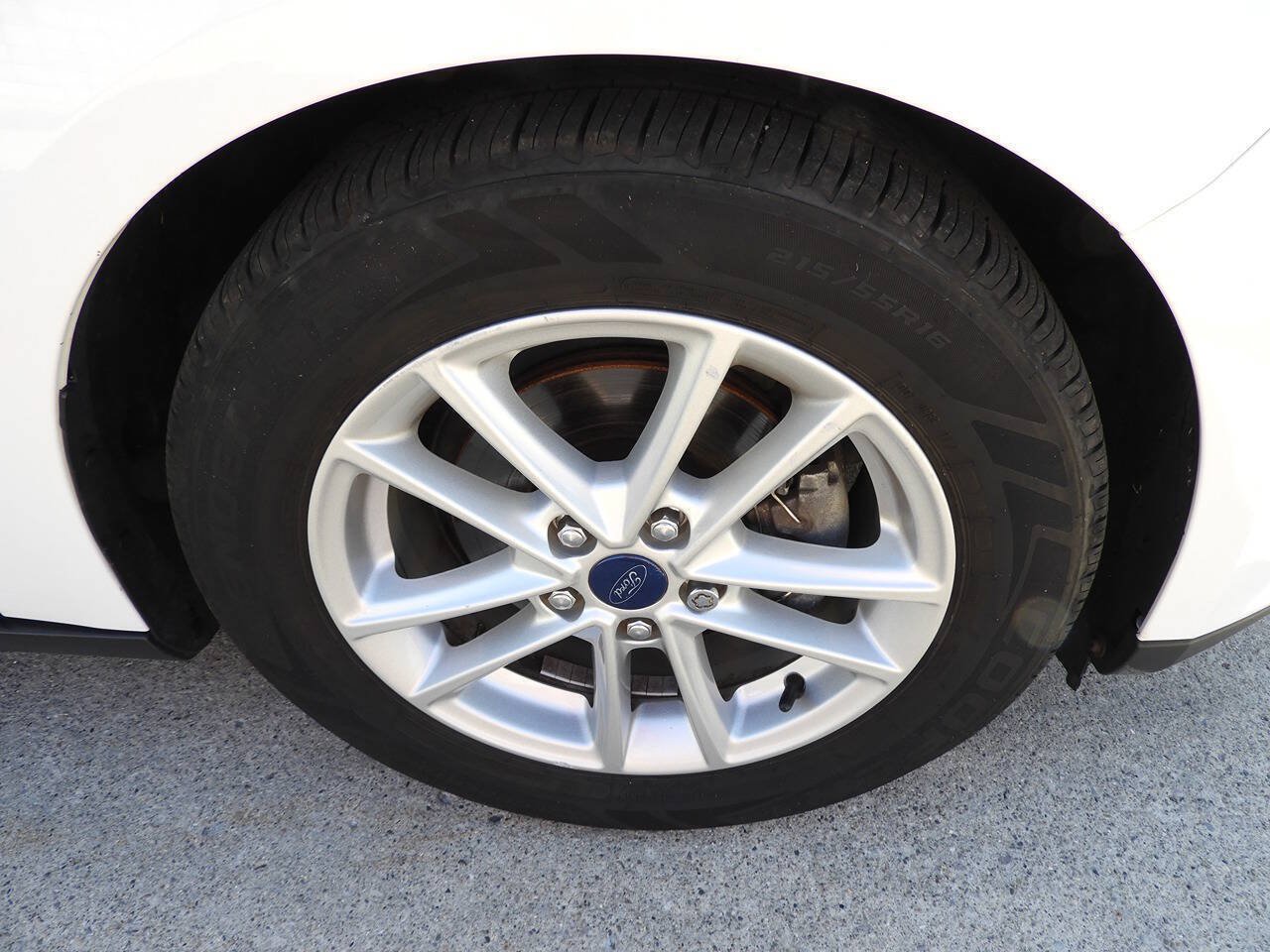Used 2016 Ford Focus SE FWD image 11