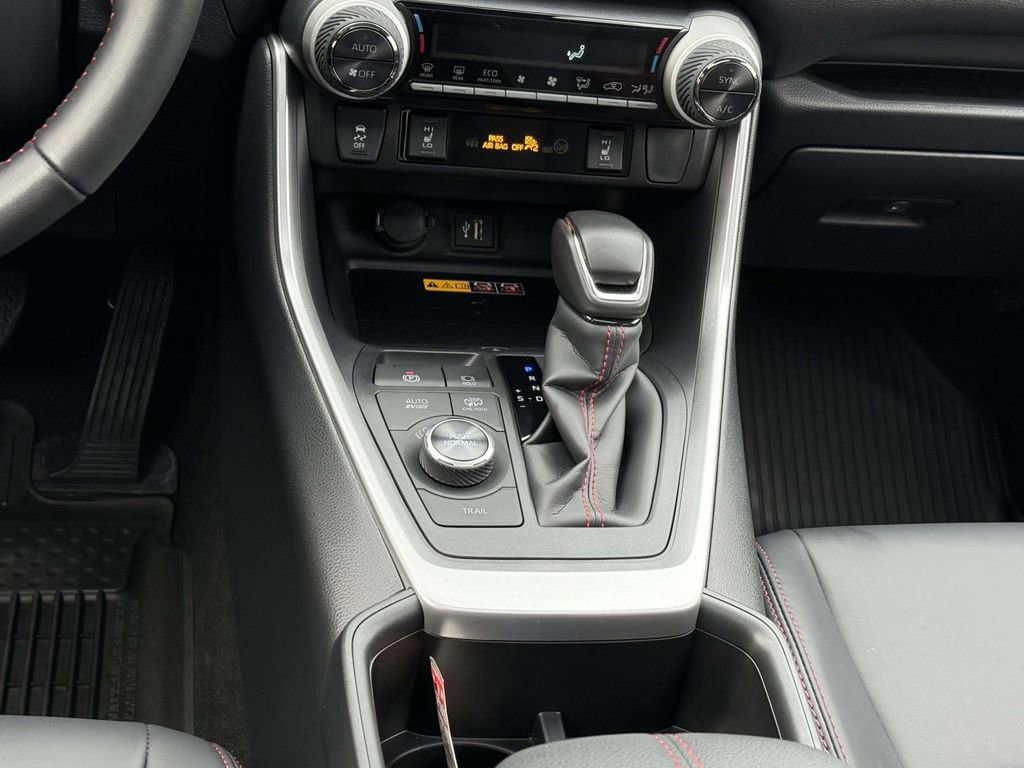 Used 2025 Toyota RAV4 XSE w/ Weather Package image 19