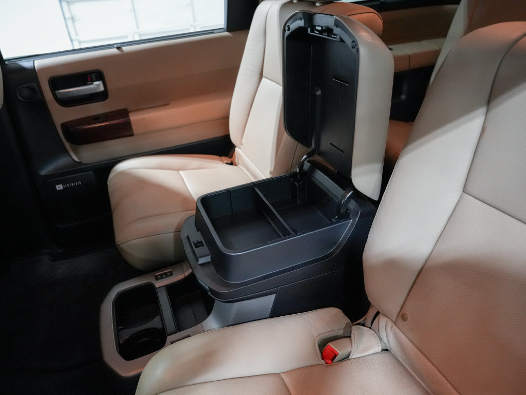 Used 2017 Toyota Sequoia Platinum RWD image 30