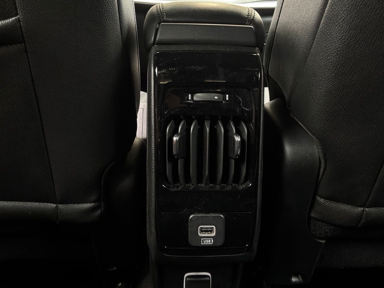 Used 2025 Jeep Compass Limited AWD/4WD image 13