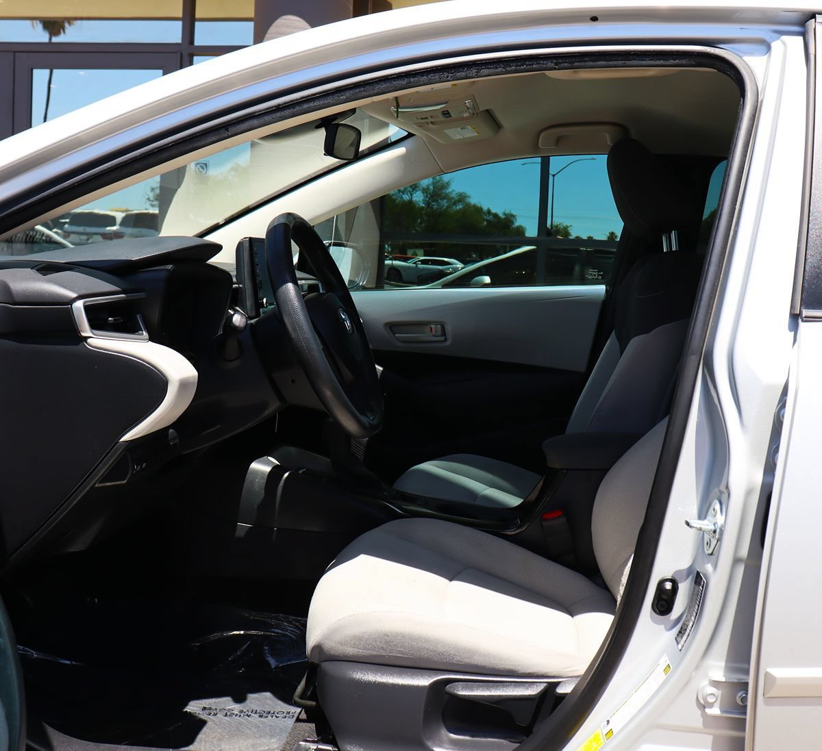Used 2022 Toyota Corolla LE w/ Carpet Mat Package (TMS) FWD image 36