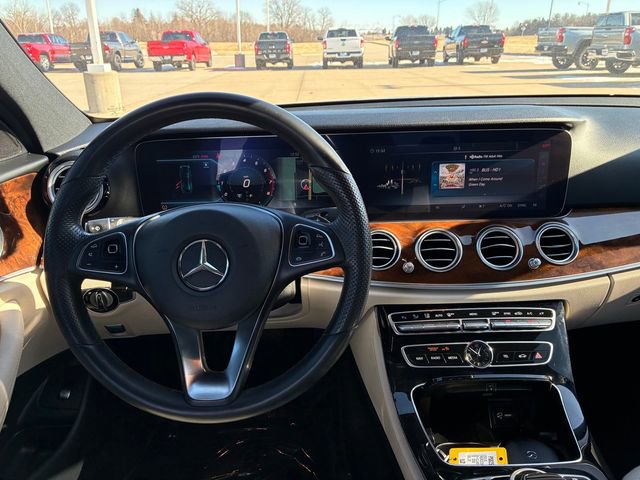 Used 2018 Mercedes-Benz E 300 4MATIC w/ Premium 2 Package image 18