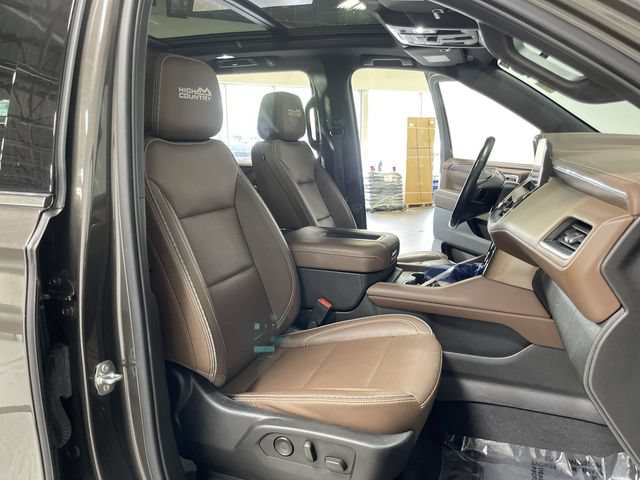 Used 2021 Chevrolet Suburban High Country AWD/4WD image 29