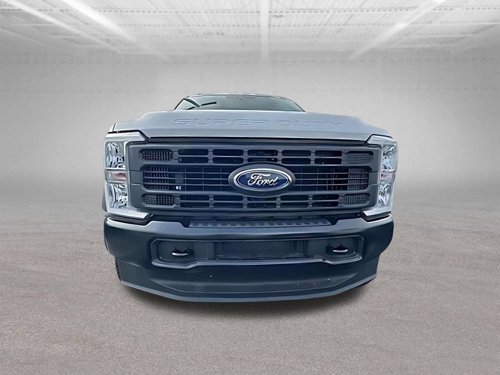 New 2025 Ford F550 4x4 Regular Cab Super Duty image 2