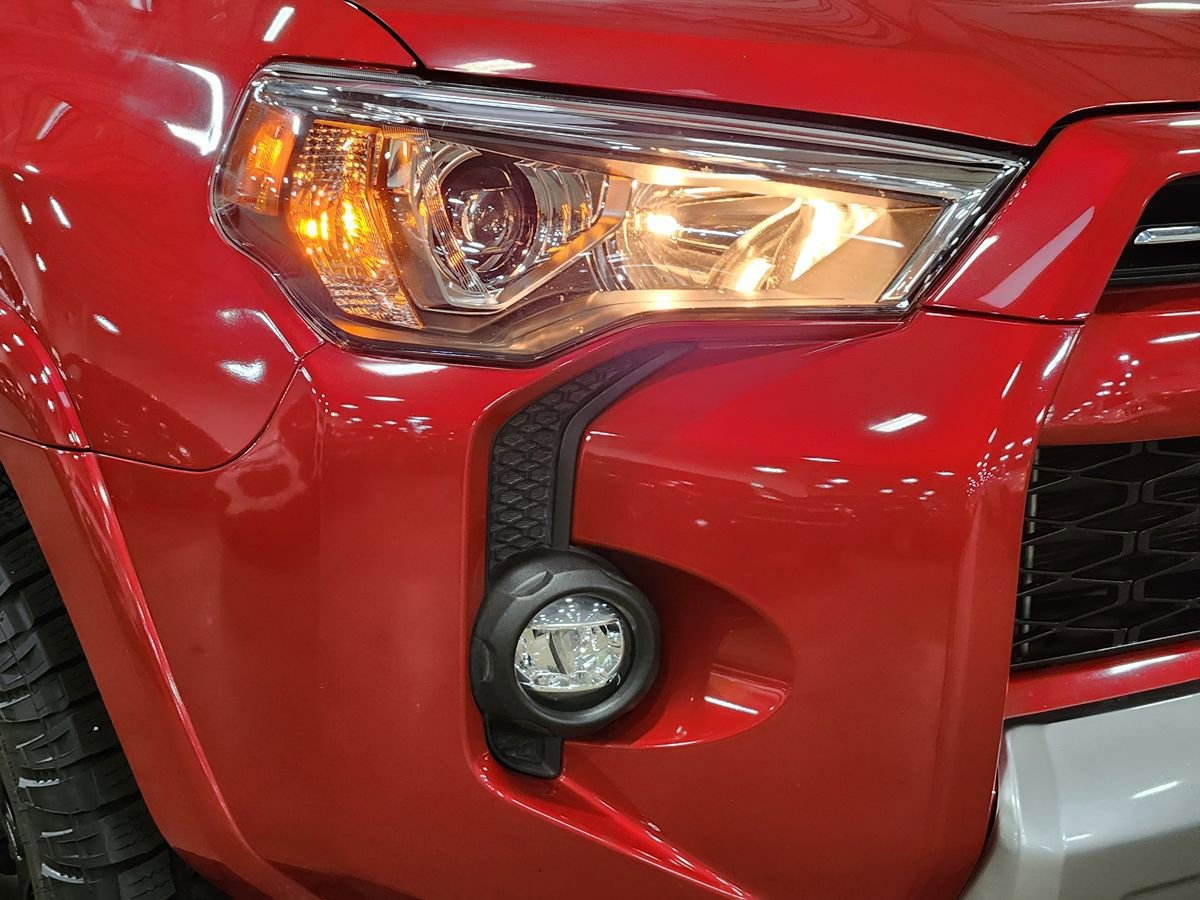 Used 2022 Toyota 4Runner TRD Off-Road Premium AWD/4WD image 13