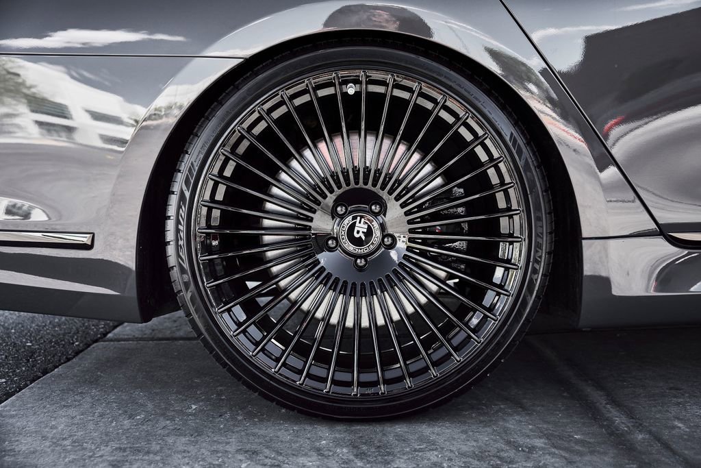 Used 2022 BMW M760i xDrive w/ Luxury Rear Seating Package image 23