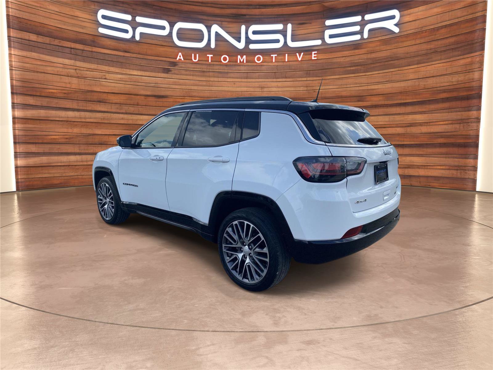 Used 2023 Jeep Compass Limited w/ Elite Group AWD/4WD image 3