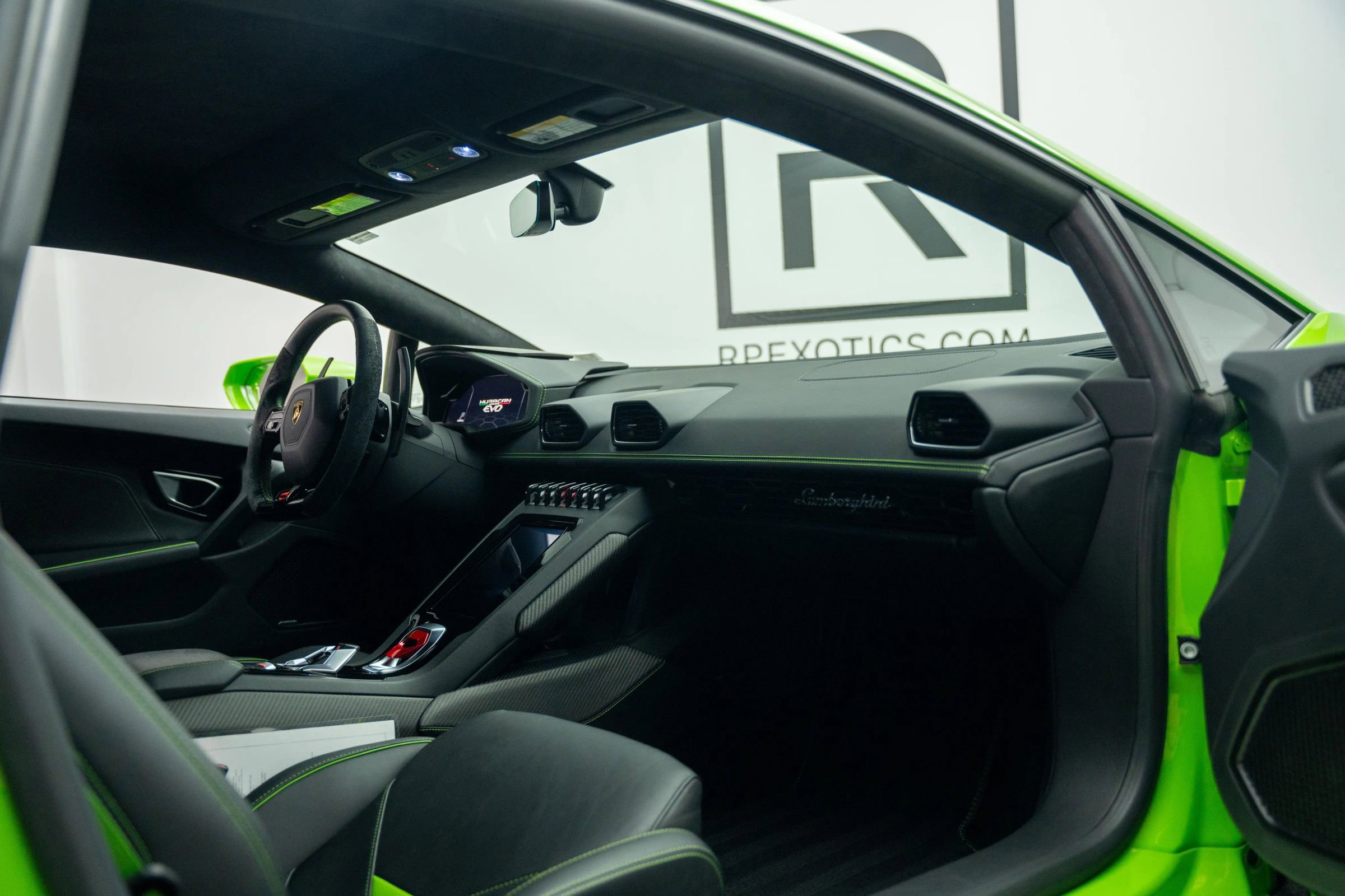 Used 2020 Lamborghini Huracan EVO image 26