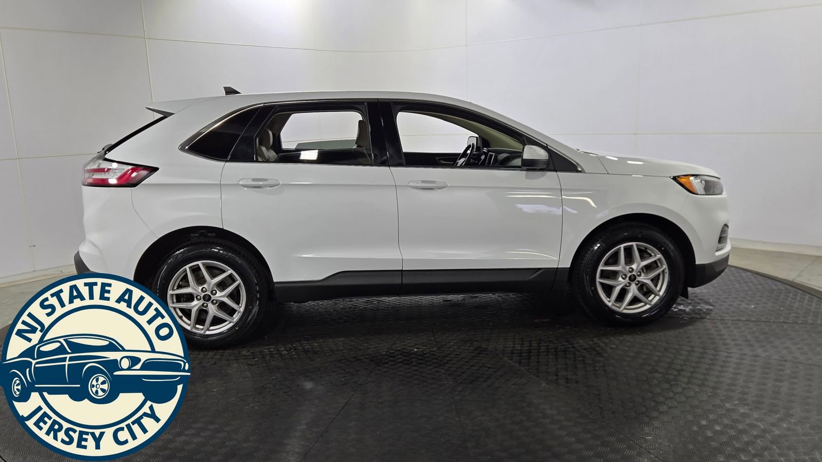 Used 2023 Ford Edge SEL image 8