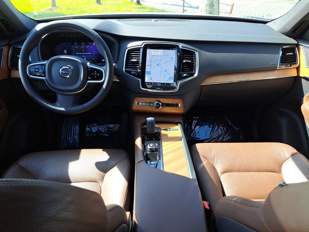 Used 2023 Volvo XC90 B6 Plus w/ Protection Package Premier image 8