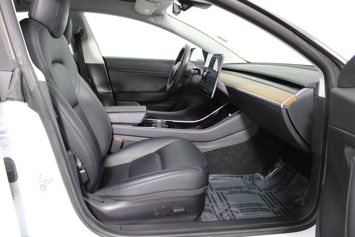Used 2020 Tesla Model 3 Standard Range Plus RWD image 11