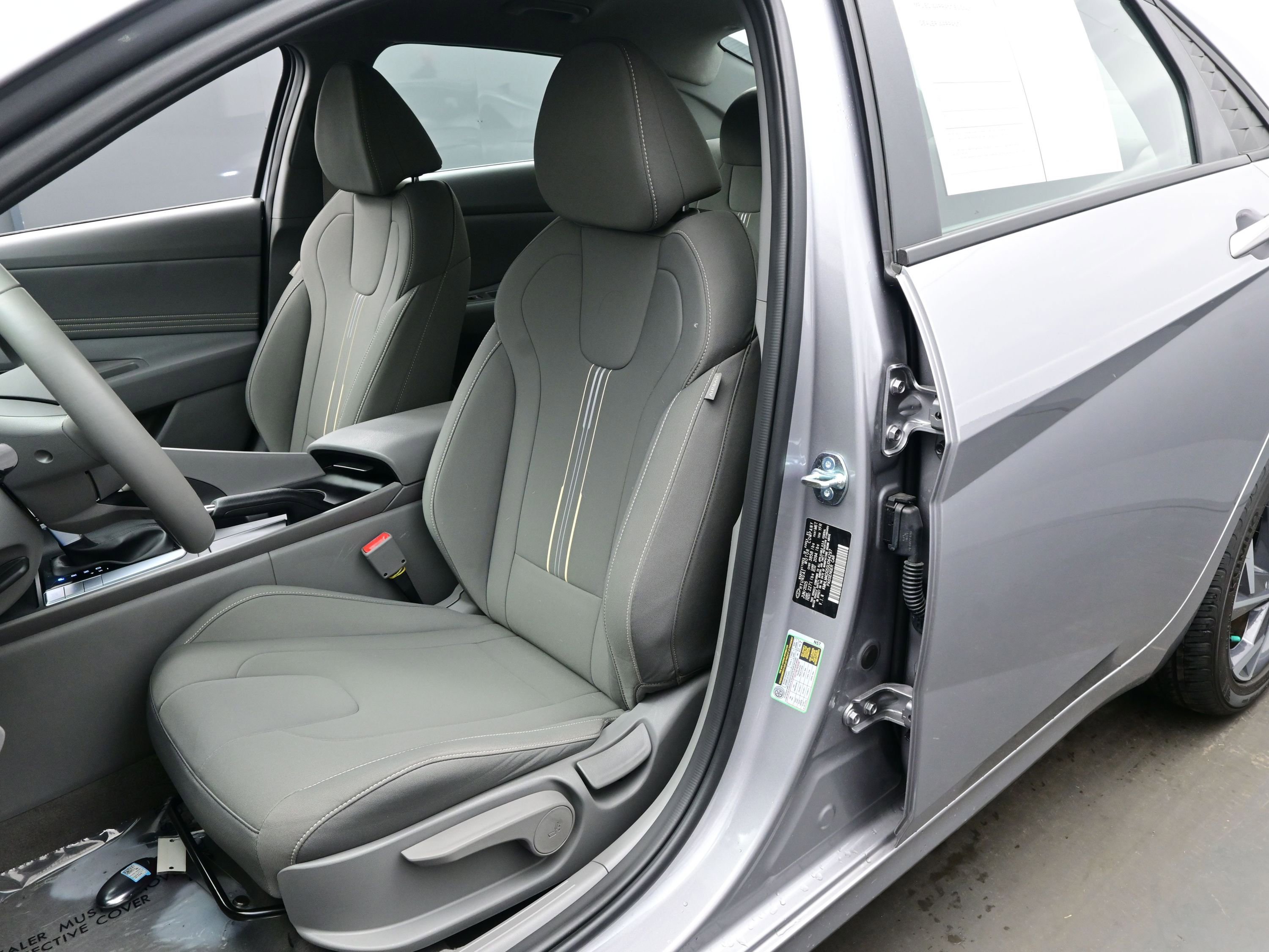 Certified 2025 Hyundai Elantra Sport image 11