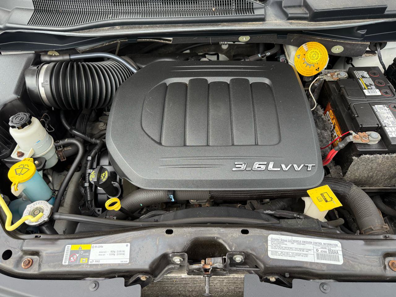 Used 2014 Chrysler Town & Country S FWD image 33