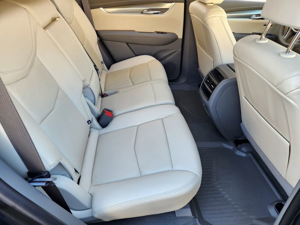 Used 2021 Cadillac XT5 Premium Luxury w/ LPO, Floor Liner Package FWD image 31