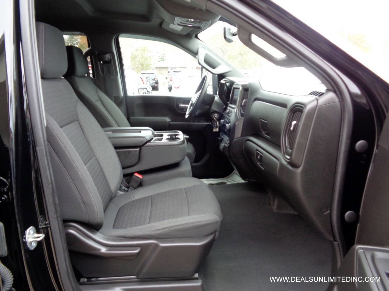 Used 2023 Chevrolet Silverado 2500 Custom w/ Custom Value Package image 26