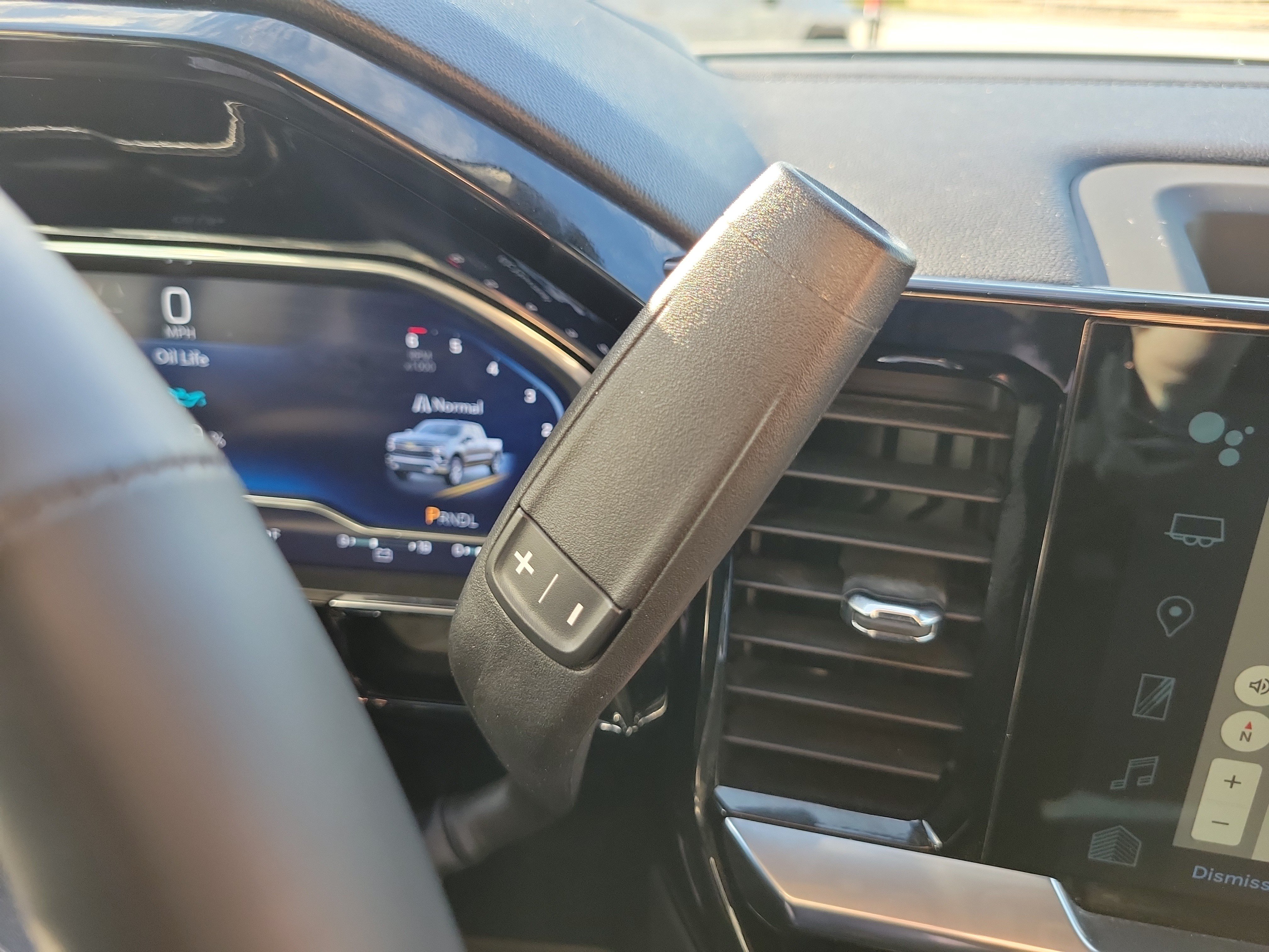 Used 2023 Chevrolet Silverado 1500 LT RWD image 23