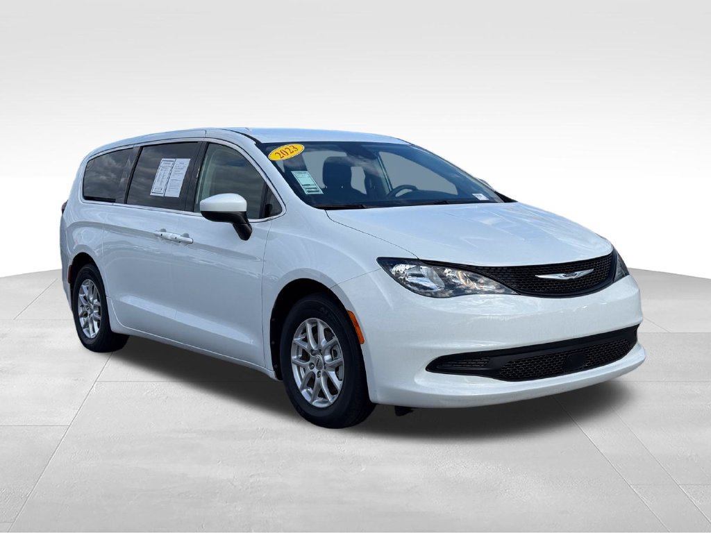 Used 2023 Chrysler Voyager LX FWD image 30