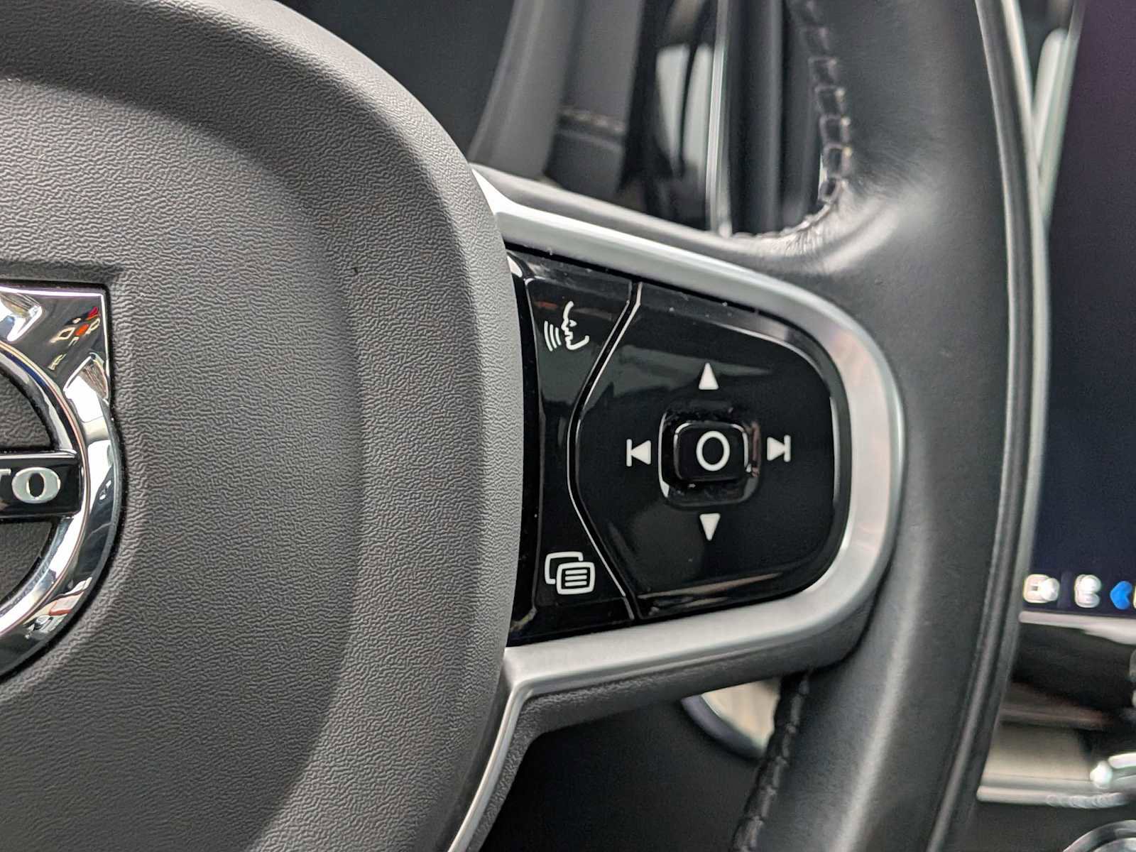 Used 2022 Volvo XC60 B5 Inscription w/ Advanced Package image 26