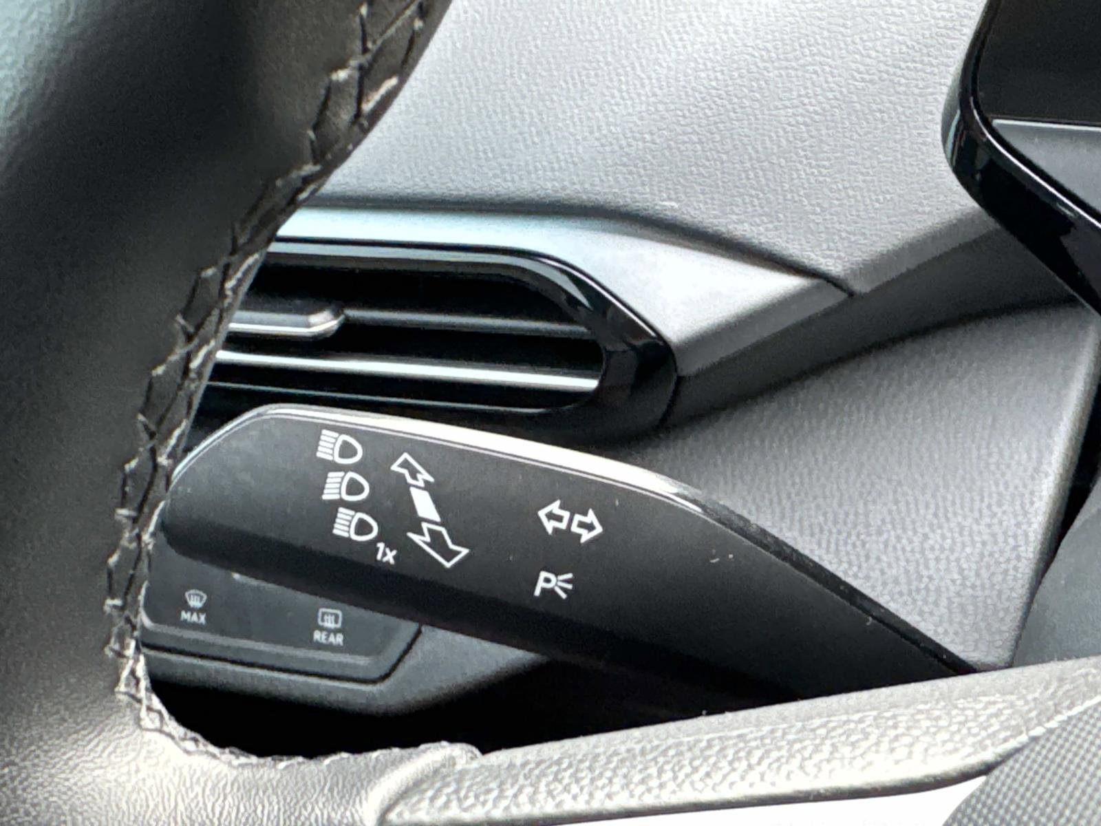 Certified 2023 Volkswagen ID.4 Pro image 21