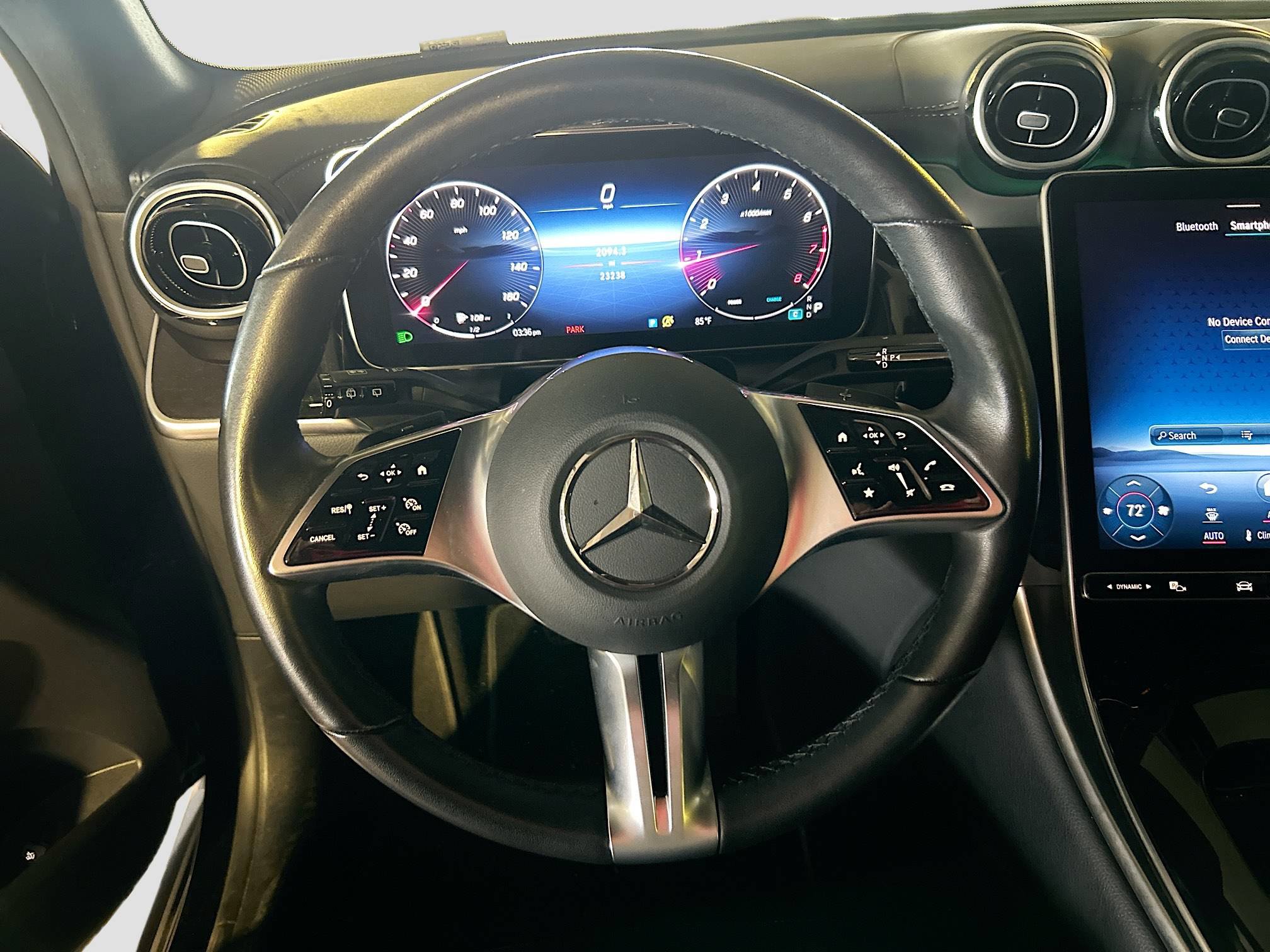 Used 2024 Mercedes-Benz GLC 300 4MATIC image 27