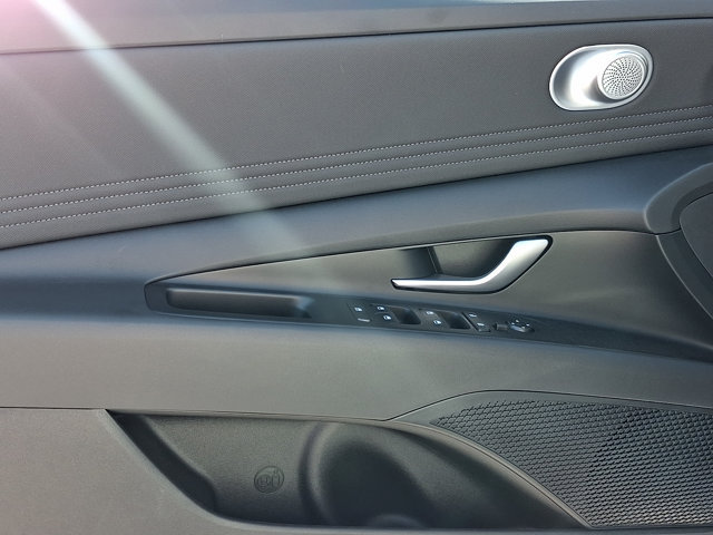 New 2026 Hyundai Elantra Limited FWD image 11