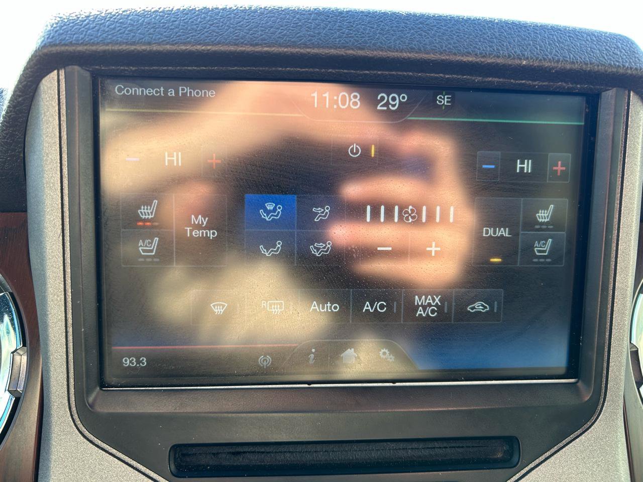 Used 2014 Ford F350 Lariat image 26